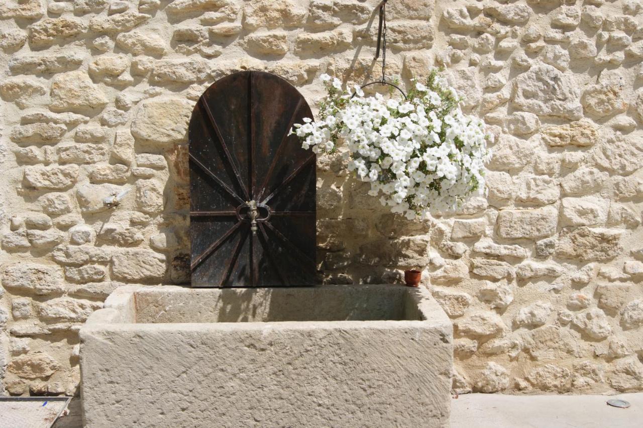 B&B Dans Mas En Pierres Robion en Luberon Buitenkant foto
